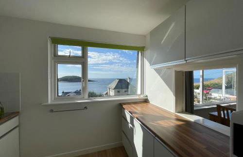 Sea Spirit - Sweeping Sea Views first floor spacious modern apartment in Looe- with FREE parking! - Foto 8