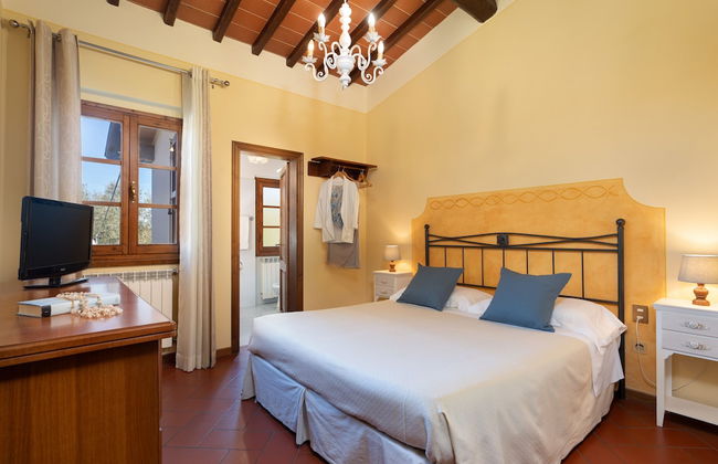 Renovated Farmhouse Near Florence - Photo 5