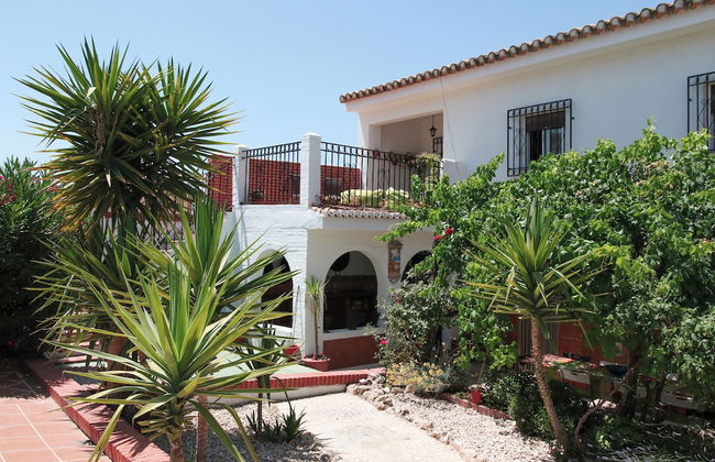 Lovely 10-bed Villa With Private Pool & Garden - Foto 43
