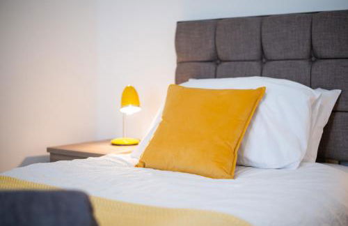 4-Bed Contractor Home - Garden - Near M4 & City - Foto 18