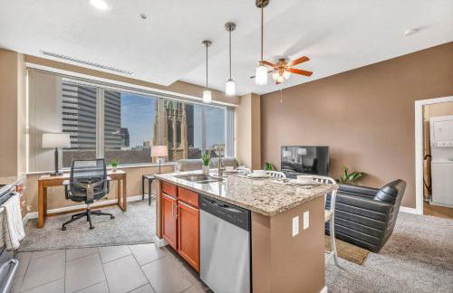 Luxury High-Rise Condo in Amazing Location | Gym - Photo 7