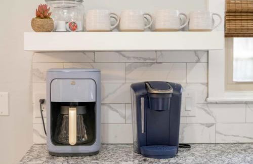 Spacious Family Haven - Walk to Downtown & JBU - Foto 15