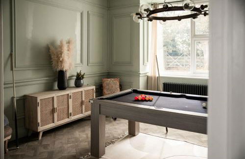 Luxurious Manor House with Sea Views - Sleeps 10 - Photo 23