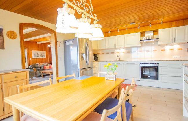 4 bedroom House in Egg with garden and terrace - Photo 4