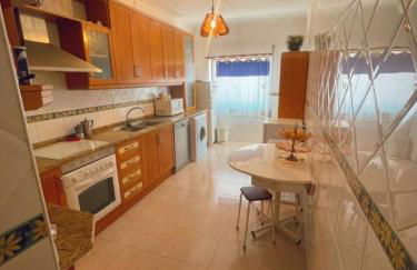 Entire 3 bed rooms Apartment with Private wc ! - Foto 9