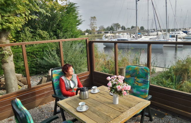 6 Pers - Chalet Emma Located at the Lauwersmeer With own Fishing Pier - Foto 1