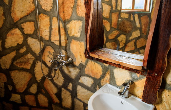 Apuuli Safaris & Cottages - Photo 8