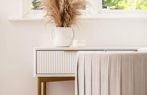 Luxurious Snowdrop Cabin with Private Hot Tub - Photo 16