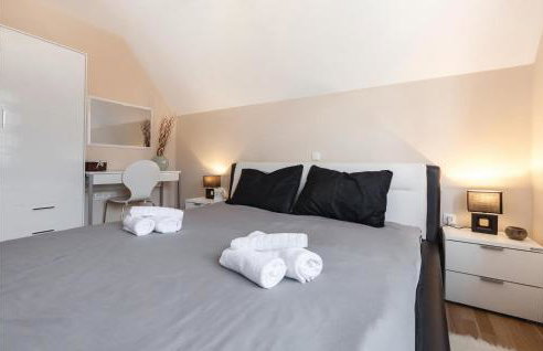 Awesome Home In Brestovac With Sauna - Foto 32