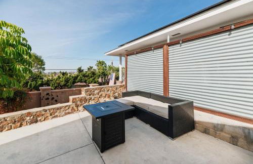 Downtown La Mesa gem - Photo 24