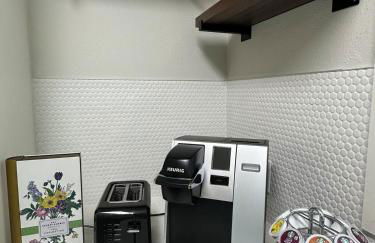 The Blue House- Backyard, grill, pets welcome - Foto 18