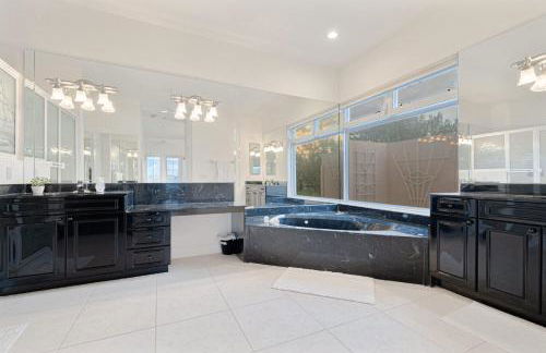 Waterfront Bliss Retreat Sailboat Access and Heated Pool - Foto 16