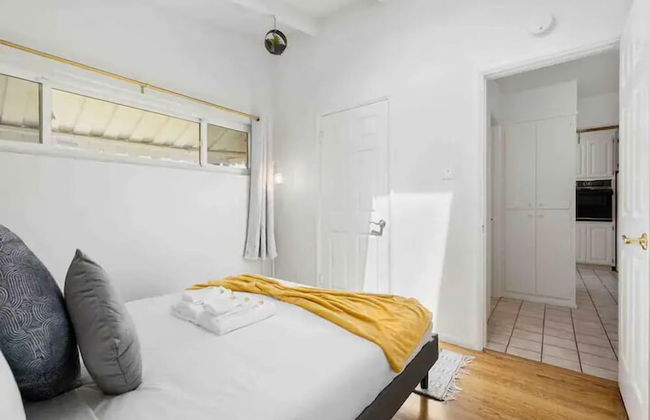 Mid Century Garden View Home Parking - Foto 2