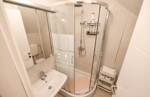 Kuća dide Mate - Photo 40