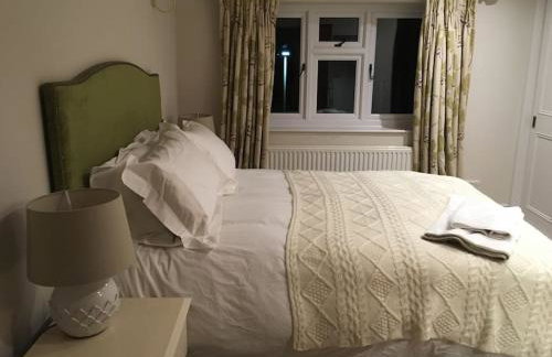 St Anthony’s, bright perkily decorated 3 bedroom house - Photo 3