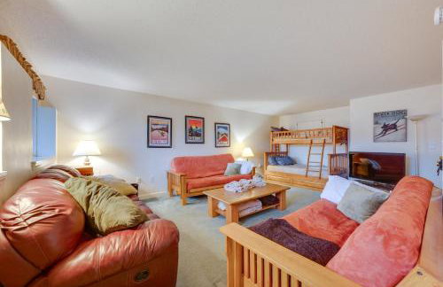 Ski-in Condo with Hot Tub on Burke Mtn Slopes! - Foto 35