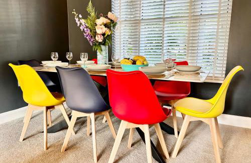 5 Bedroom House - DISC0UNTS - Parking, Contractors, Group, Family - Foto 8