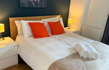 Executive Riverside Stay With Workspace & Fast WiFi - Foto 1