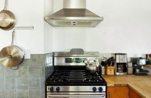 Silver Lake Mid-century Nestled in the Treetops - Foto 32