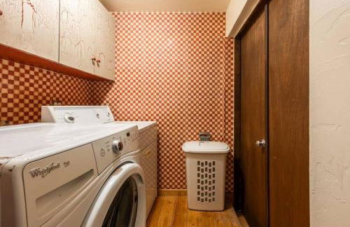 New! Historic Chalet in Colorado National Forest - Foto 37