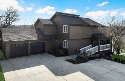 Hillside vacation next to Overland Park Kansas nature trail grill and fun - Foto 59