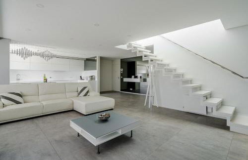 River Town View - Luxury Apartment with Jacuzzi on Terrace - Foto 26