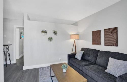 Rustic Retreats Beachy 1BR for 4 guests in the heart of Fort Lauderdale - Foto 21