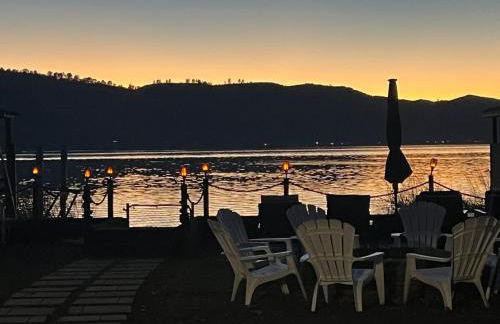 Peaceful Lakeside Retreat - Cozy 3BR Waterfront Home - Foto 36