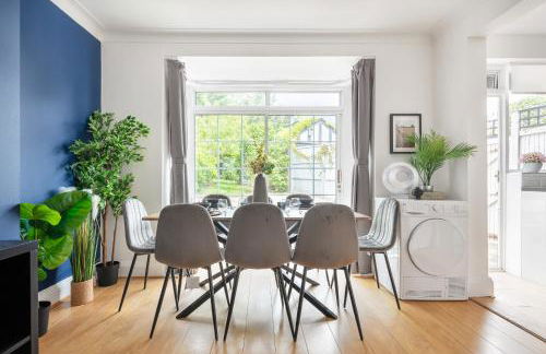 9RA - 4BD House - Wembley Views - Foto 3