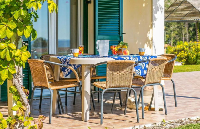 Villa Melissa Large Private Pool Walk to Beach Sea Views A C Wifi Car Not Required - 1926 - Foto 17