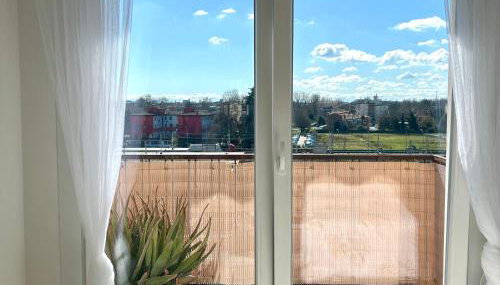 Thomas House on Train Tracks - Foto 3