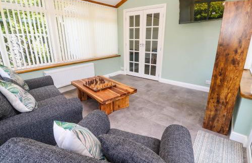 Little Acorns - Photo 8