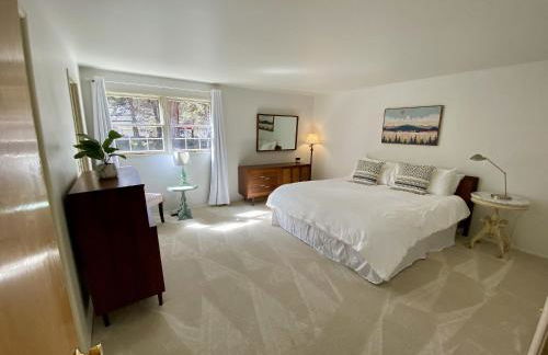 Hollinshead Haven Home with BBQ & Free Wifi - 30 days min home - Photo 4