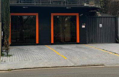 Studio com quarto e banheiro em frente ao Parque do Lago Acomoda até 2 pessoas 1 cama - Foto 1