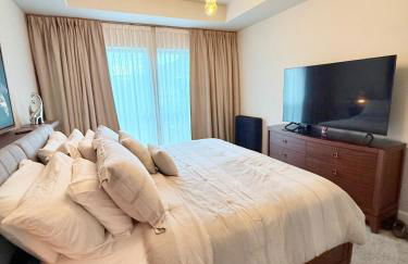 Luxury 5BR Retreat I Resort Access Near La Cantera - Foto 26