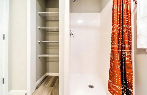 Cozy Micro Suite Unit 12 Sleeps 2 Minutes to Downtown - Foto 3