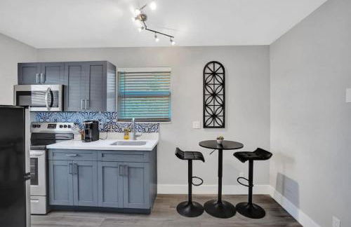 Rustic Retreats Spacious 1BR For 4 guests In The Heart of Fort Lauderdale - Foto 10