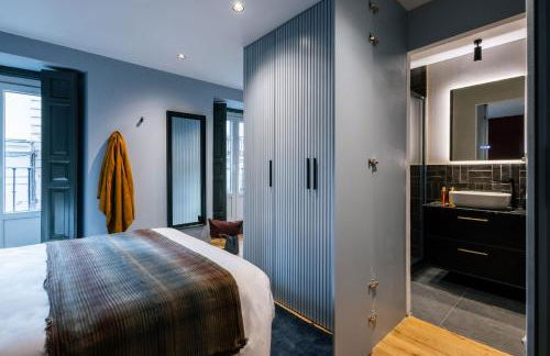 Stylish 4 suites +patio luxury apartment Gran Via - Photo 23