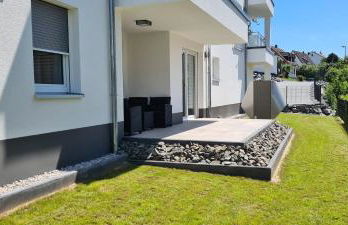 Großes Apartment mit Küche, Dusche, Badewanne, Balkon, Parkplatz vor dem Haus, ruhig gelegen, ADA4 - Foto 8