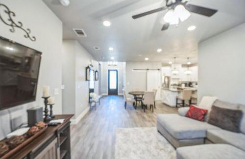 Stunning New Kitchen, Mins to Lake, Gas Firepit, Mins to Glen Rose Medical Center - Foto 7