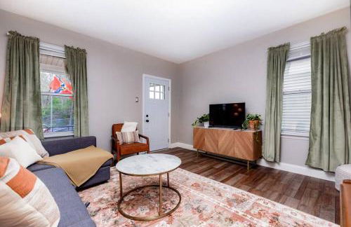 Cozy Family Cottage - Historic Top of The Hill - Foto 38