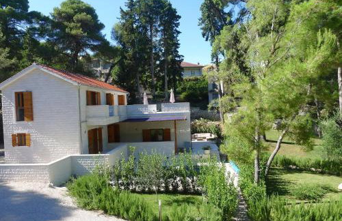 Private luxury Villa BIANCO on Solta for up to 10 persons, heated pool, free parking, very close to the beach! FREE Kajak & Mountainbikes, GREAT living area & privacy! - Foto 35