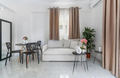 Miralis Apartments - Photo 1