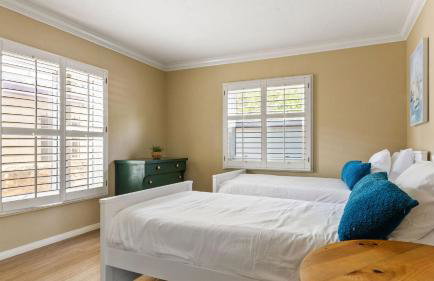 Point Loma Home w Putting Green Firepit Game Room Beach Access Zola Street by AvantStay - Foto 32