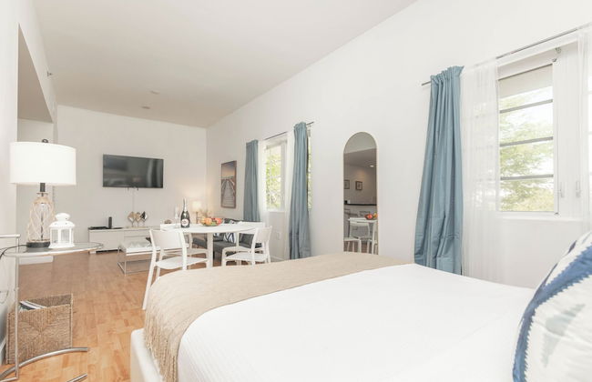 Boutique Apartments Convention Center - Photo 16