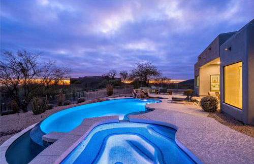 Mountain views swimming a private escape at Sonoran Serenity - Foto 36