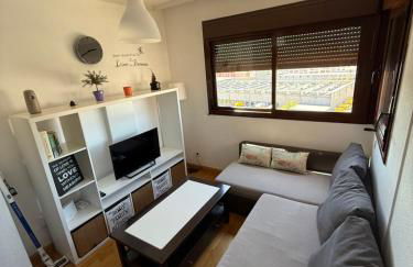 Cálido apartamento con PISCINA y garaje - Foto 9