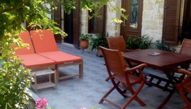 Artemisia Traditional Home - Foto 3, Garden