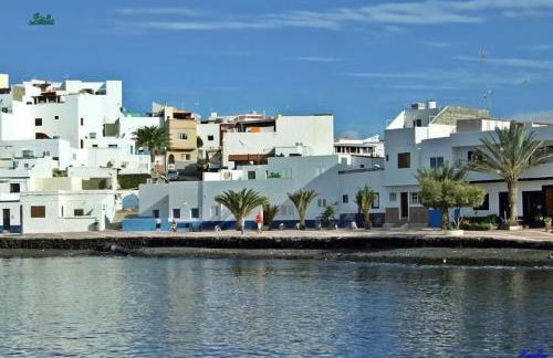 Amazing Sea View apartment with sun drenched terrace! - Photo 35