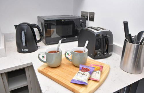 Chapel House by YourStays - Two bed cottage in Market Town of Sandbach, high end finish - Photo 19